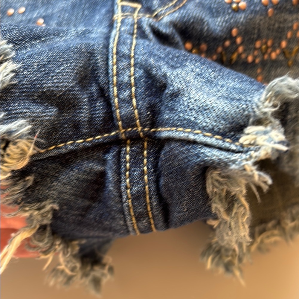 Abercrombie & Fitch Jean Shorts Distressed‎ Metallic Embellishments Size 6 Y2K - Picture 7 of 13